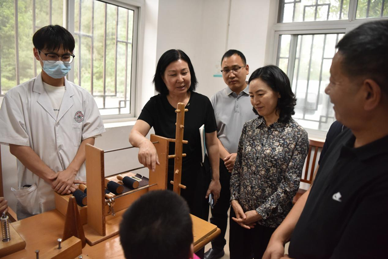 区人大常委会组织开展社会救助工作调研