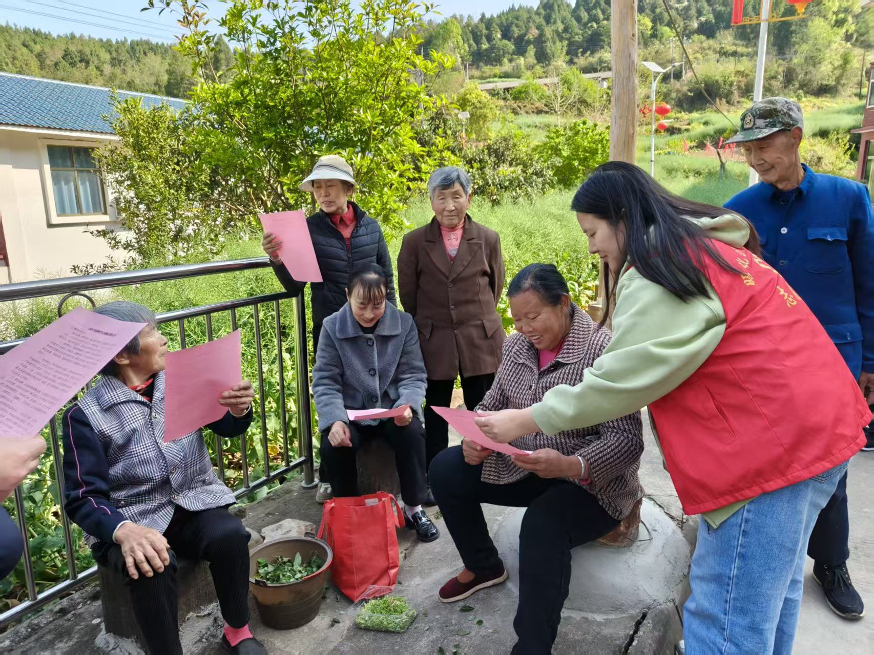 【我们的节日·清明】“文明祭扫 绿色清明”——青牛镇开展清明节移风易俗主题宣传活动