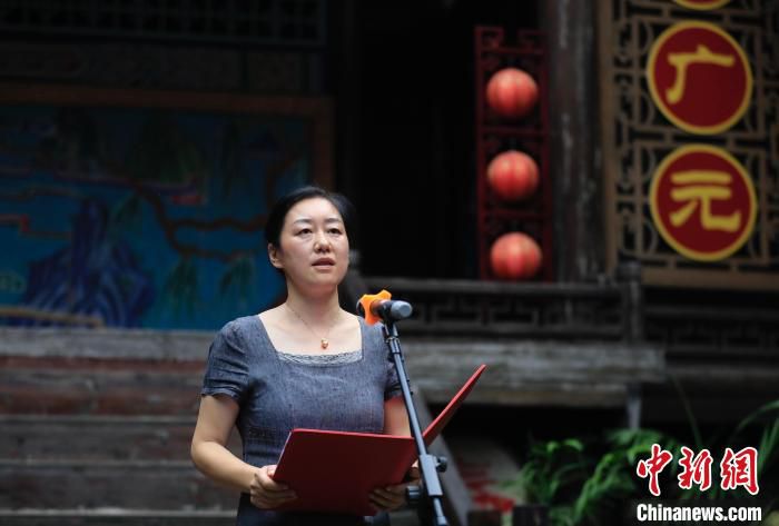 广元市委常委、宣传部部长袁敏致辞。　王磊 摄